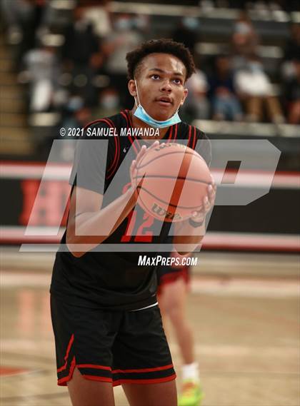 Thumbnail 2 in Beverly Hills vs Santa Clarita Christian (The Beverly Hills Basketball Tournament) photogallery.