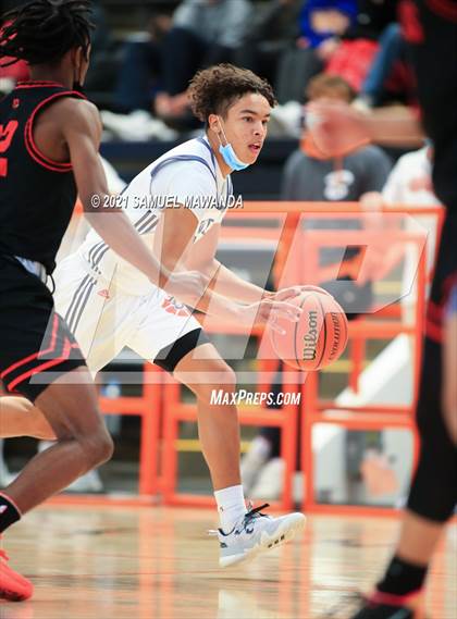 Thumbnail 2 in Beverly Hills vs Santa Clarita Christian (The Beverly Hills Basketball Tournament) photogallery.
