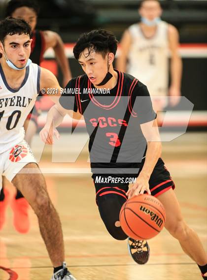 Thumbnail 1 in Beverly Hills vs Santa Clarita Christian (The Beverly Hills Basketball Tournament) photogallery.