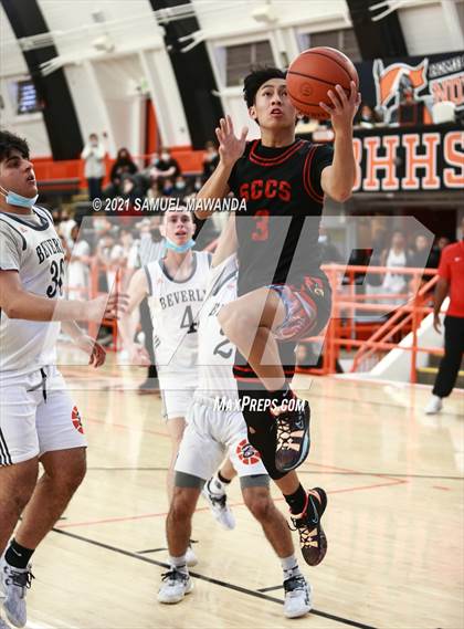 Thumbnail 1 in Beverly Hills vs Santa Clarita Christian (The Beverly Hills Basketball Tournament) photogallery.