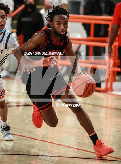 Thumbnail 2 in Beverly Hills vs Santa Clarita Christian (The Beverly Hills Basketball Tournament) photogallery.