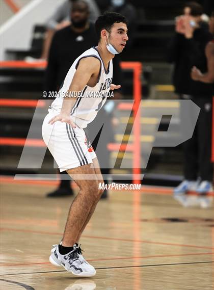 Thumbnail 1 in Beverly Hills vs Santa Clarita Christian (The Beverly Hills Basketball Tournament) photogallery.