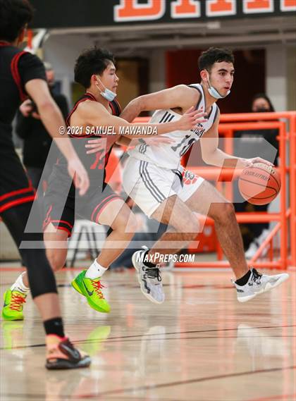 Thumbnail 3 in Beverly Hills vs Santa Clarita Christian (The Beverly Hills Basketball Tournament) photogallery.