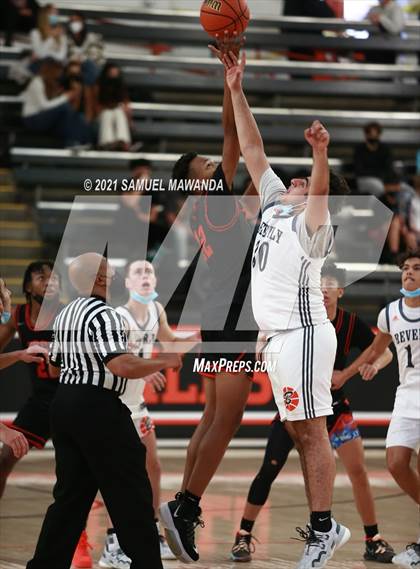Thumbnail 1 in Beverly Hills vs Santa Clarita Christian (The Beverly Hills Basketball Tournament) photogallery.
