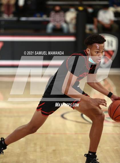 Thumbnail 2 in Beverly Hills vs Santa Clarita Christian (The Beverly Hills Basketball Tournament) photogallery.