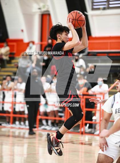 Thumbnail 3 in Beverly Hills vs Santa Clarita Christian (The Beverly Hills Basketball Tournament) photogallery.