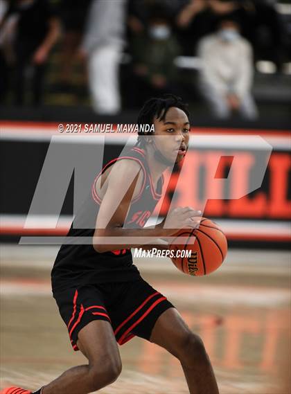 Thumbnail 1 in Beverly Hills vs Santa Clarita Christian (The Beverly Hills Basketball Tournament) photogallery.