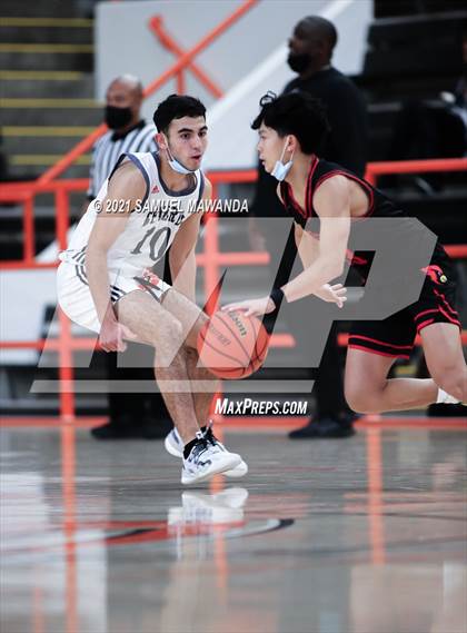 Thumbnail 2 in Beverly Hills vs Santa Clarita Christian (The Beverly Hills Basketball Tournament) photogallery.
