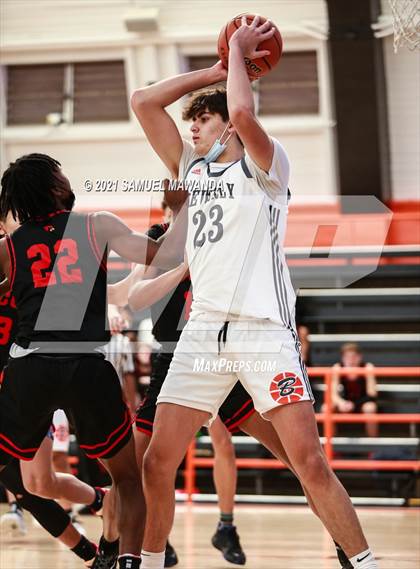 Thumbnail 3 in Beverly Hills vs Santa Clarita Christian (The Beverly Hills Basketball Tournament) photogallery.
