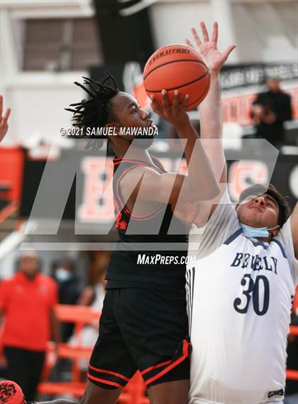 Thumbnail 3 in Beverly Hills vs Santa Clarita Christian (The Beverly Hills Basketball Tournament) photogallery.