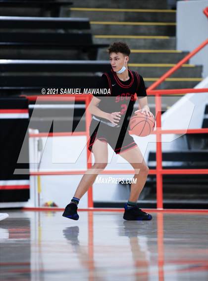 Thumbnail 3 in Beverly Hills vs Santa Clarita Christian (The Beverly Hills Basketball Tournament) photogallery.