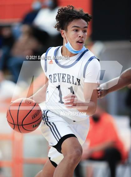 Thumbnail 1 in Beverly Hills vs Santa Clarita Christian (The Beverly Hills Basketball Tournament) photogallery.