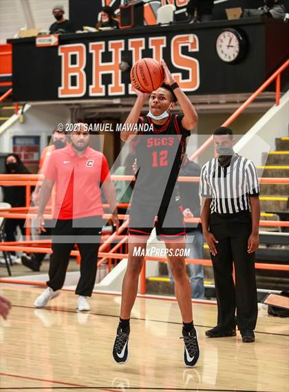 Thumbnail 1 in Beverly Hills vs Santa Clarita Christian (The Beverly Hills Basketball Tournament) photogallery.