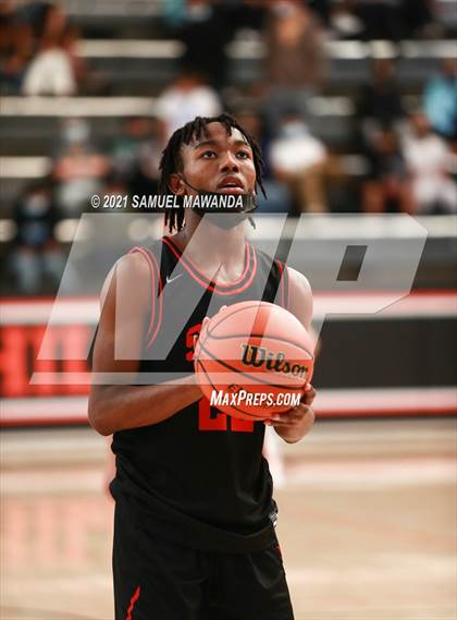Thumbnail 1 in Beverly Hills vs Santa Clarita Christian (The Beverly Hills Basketball Tournament) photogallery.