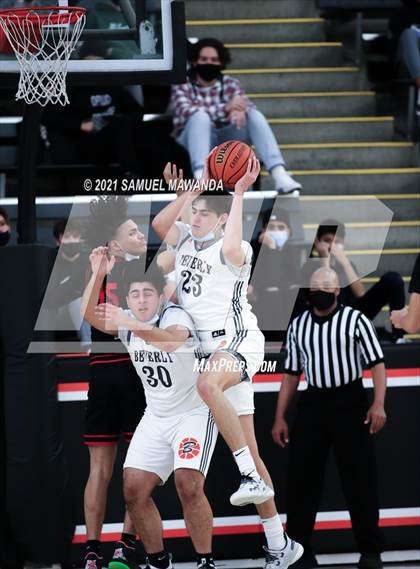 Thumbnail 2 in Beverly Hills vs Santa Clarita Christian (The Beverly Hills Basketball Tournament) photogallery.