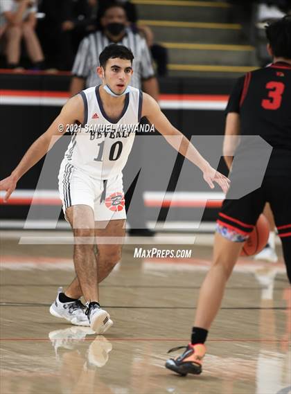 Thumbnail 1 in Beverly Hills vs Santa Clarita Christian (The Beverly Hills Basketball Tournament) photogallery.