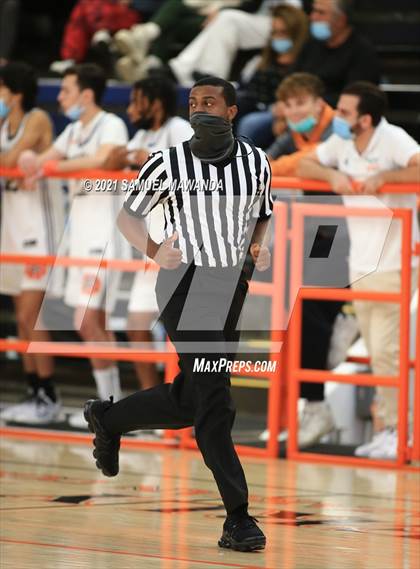 Thumbnail 2 in Beverly Hills vs Santa Clarita Christian (The Beverly Hills Basketball Tournament) photogallery.