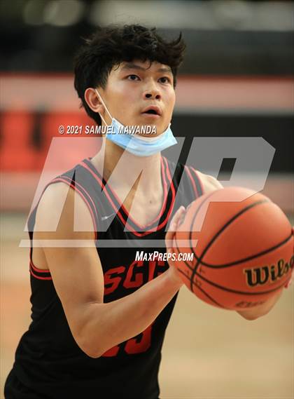 Thumbnail 1 in Beverly Hills vs Santa Clarita Christian (The Beverly Hills Basketball Tournament) photogallery.