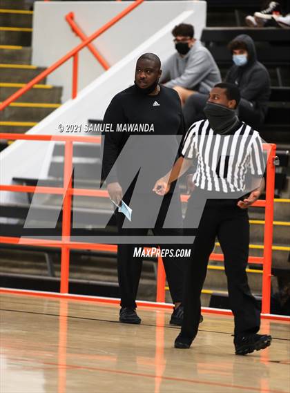 Thumbnail 1 in Beverly Hills vs Santa Clarita Christian (The Beverly Hills Basketball Tournament) photogallery.
