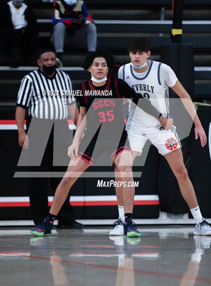 Thumbnail 1 in Beverly Hills vs Santa Clarita Christian (The Beverly Hills Basketball Tournament) photogallery.