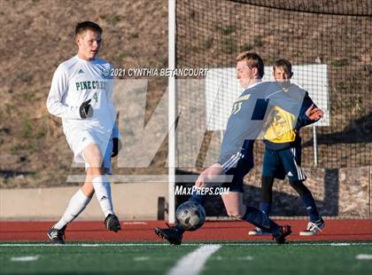 Thumbnail 2 in Palmer Ridge vs Pine Creek photogallery.