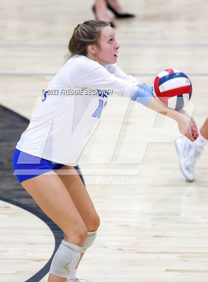 Thumbnail 2 in Gunter vs. Ponder (UIL 3A Area) photogallery.