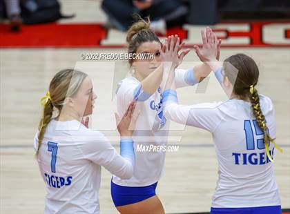 Thumbnail 3 in Gunter vs. Ponder (UIL 3A Area) photogallery.