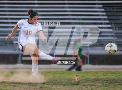 Thumbnail 1 in Wilson vs Eagle Rock photogallery.