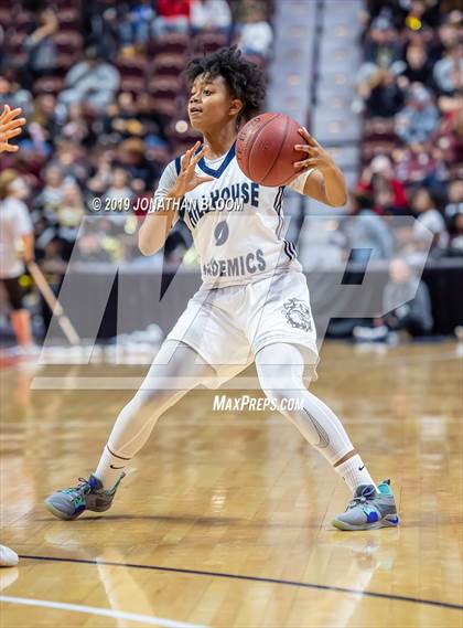 Thumbnail 2 in Hand vs. Hillhouse (CIAC Class L Final) photogallery.