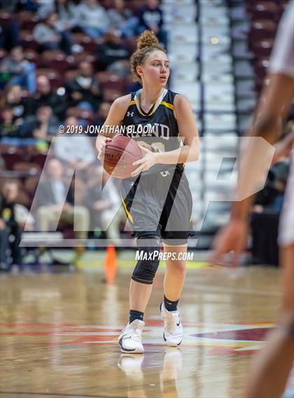Thumbnail 1 in Hand vs. Hillhouse (CIAC Class L Final) photogallery.