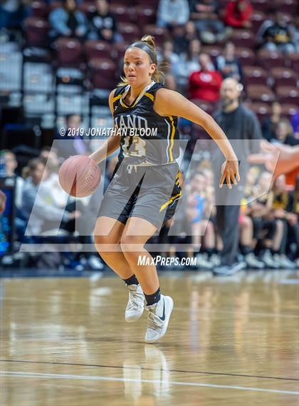 Thumbnail 3 in Hand vs. Hillhouse (CIAC Class L Final) photogallery.