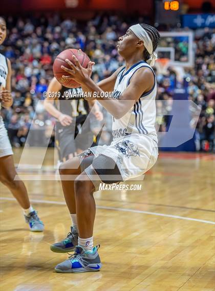Thumbnail 3 in Hand vs. Hillhouse (CIAC Class L Final) photogallery.
