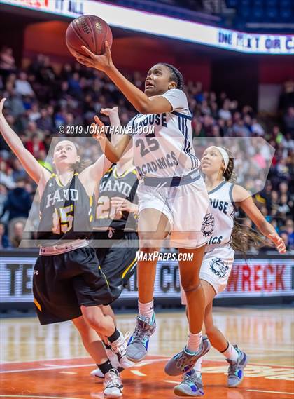 Thumbnail 1 in Hand vs. Hillhouse (CIAC Class L Final) photogallery.