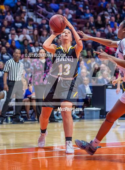 Thumbnail 3 in Hand vs. Hillhouse (CIAC Class L Final) photogallery.