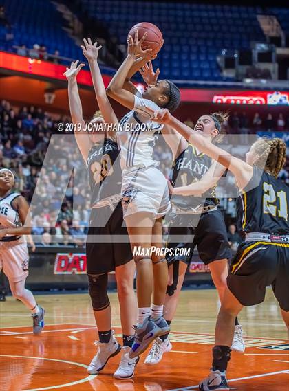 Thumbnail 3 in Hand vs. Hillhouse (CIAC Class L Final) photogallery.