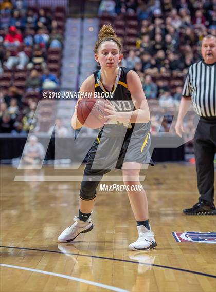 Thumbnail 2 in Hand vs. Hillhouse (CIAC Class L Final) photogallery.