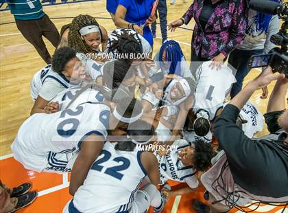 Thumbnail 3 in Hand vs. Hillhouse (CIAC Class L Final) photogallery.
