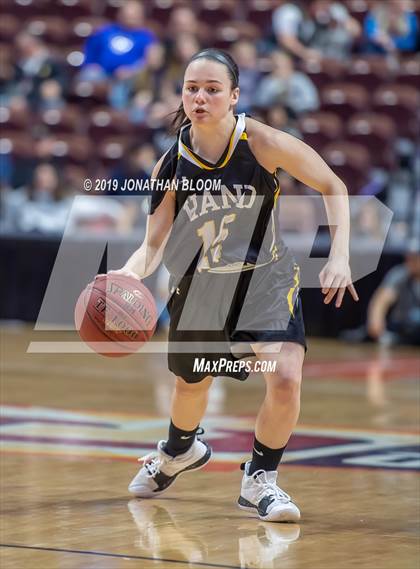 Thumbnail 2 in Hand vs. Hillhouse (CIAC Class L Final) photogallery.