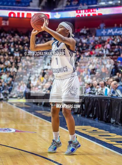 Thumbnail 3 in Hand vs. Hillhouse (CIAC Class L Final) photogallery.