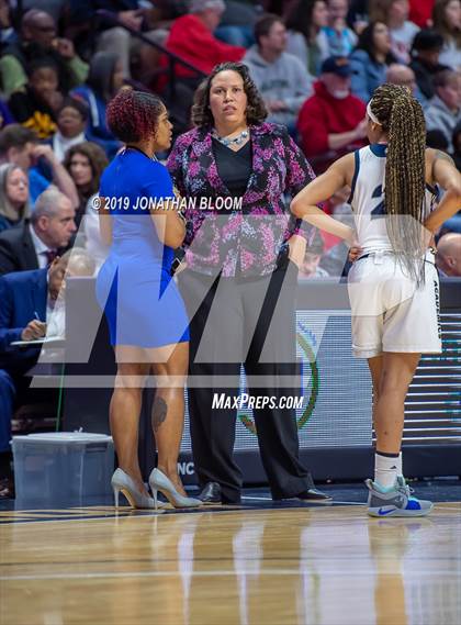Thumbnail 1 in Hand vs. Hillhouse (CIAC Class L Final) photogallery.