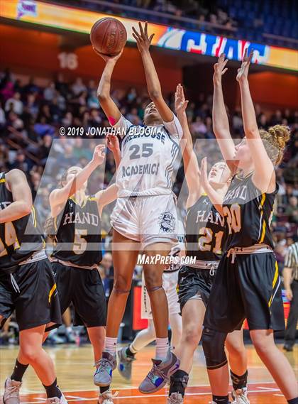 Thumbnail 2 in Hand vs. Hillhouse (CIAC Class L Final) photogallery.