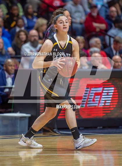 Thumbnail 2 in Hand vs. Hillhouse (CIAC Class L Final) photogallery.