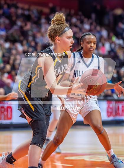 Thumbnail 3 in Hand vs. Hillhouse (CIAC Class L Final) photogallery.