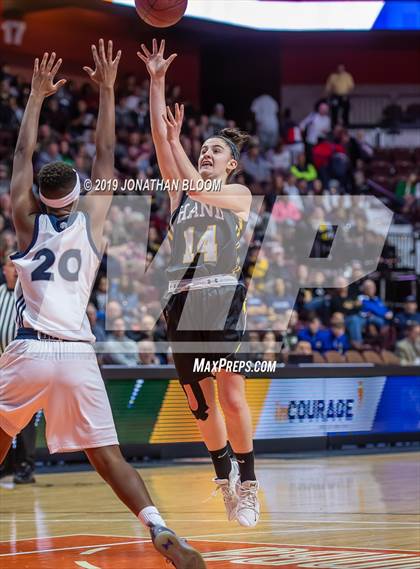 Thumbnail 1 in Hand vs. Hillhouse (CIAC Class L Final) photogallery.