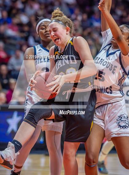 Thumbnail 1 in Hand vs. Hillhouse (CIAC Class L Final) photogallery.