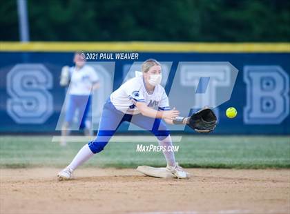 Thumbnail 3 in Loyalsock Township vs. Mid Valley (PIAA Class 3A First Round) photogallery.