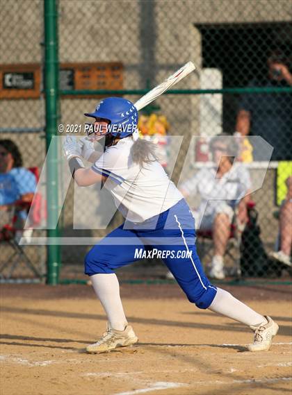 Thumbnail 3 in Loyalsock Township vs. Mid Valley (PIAA Class 3A First Round) photogallery.