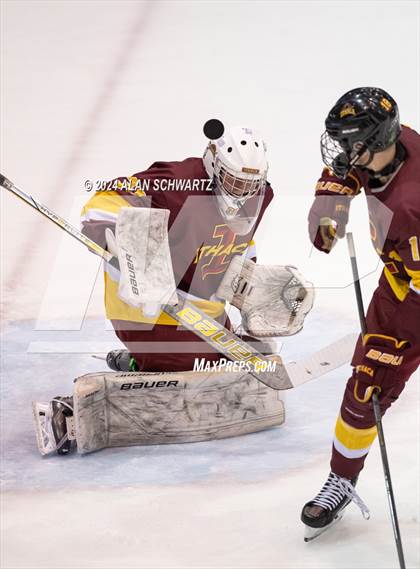 Thumbnail 1 in Ithaca vs. McQuaid Jesuit (NYSPHSAA Division 1 Regional) photogallery.