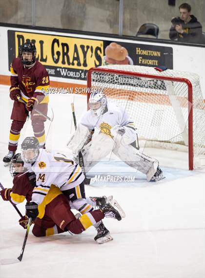 Thumbnail 3 in Ithaca vs. McQuaid Jesuit (NYSPHSAA Division 1 Regional) photogallery.