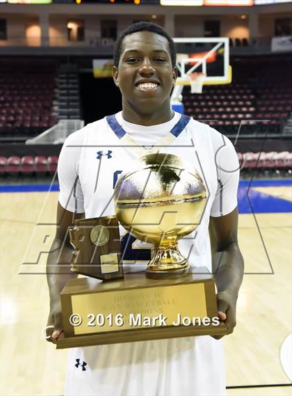 Thumbnail 2 in Phoenix Country Day vs. Yuma Catholic (AIA D4 Final Award Photos) photogallery.